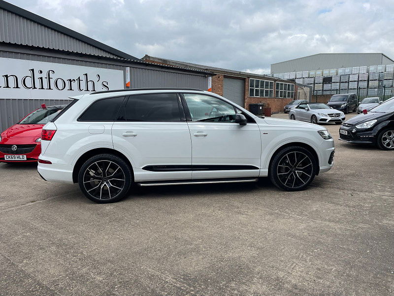 Audi Q7 3.0 TDI V6 S line SUV 5dr Diesel Tiptronic quattro Euro 6 (s/s) (218 ps) Full Black Leather. 22's 5dr Automatic 2024