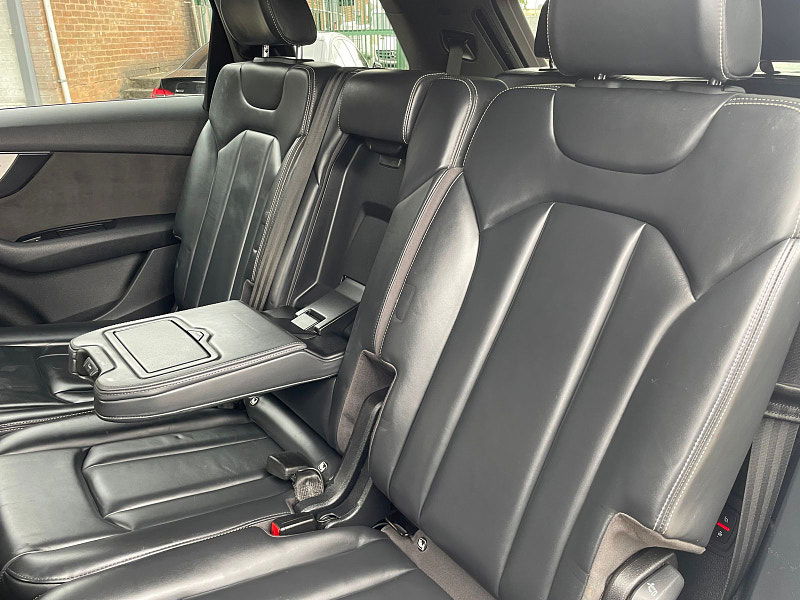 Audi SQ7 4.0 TDI V8 SUV 5dr Diesel Tiptronic quattro Euro 6 (s/s) (435 ps) 5dr Automatic 2025