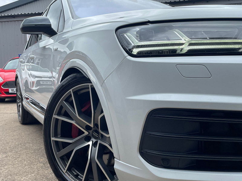 Audi SQ7 4.0 TDI V8 SUV 5dr Diesel Tiptronic quattro Euro 6 (s/s) (435 ps) 5dr Automatic 2025
