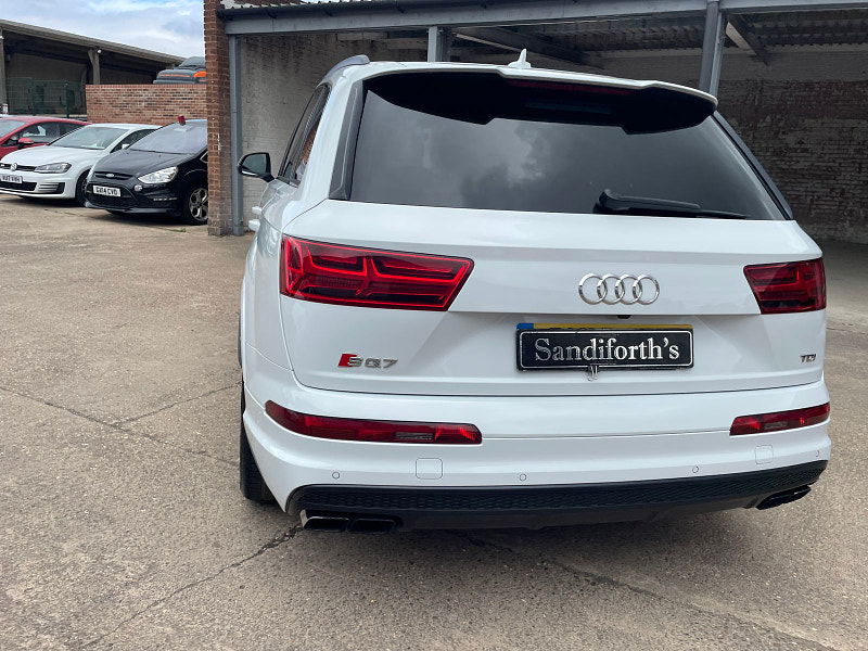 Audi SQ7 4.0 TDI V8 SUV 5dr Diesel Tiptronic quattro Euro 6 (s/s) (435 ps) 5dr Automatic 2025
