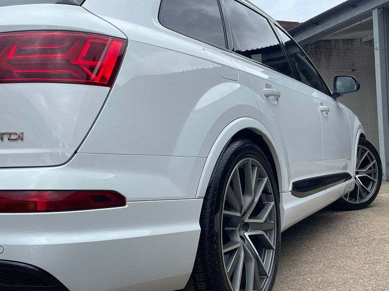Audi SQ7 4.0 TDI V8 SUV 5dr Diesel Tiptronic quattro Euro 6 (s/s) (435 ps) 5dr Automatic 2025