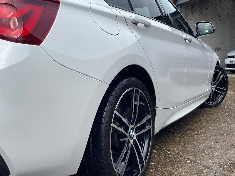 BMW 1 Series 1.5 118i M Sport Shadow Edition Hatchback 5dr Petrol Auto Euro 6 (s/s) (136 ps) 5dr Automatic 2026