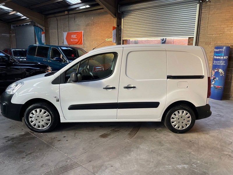Citroen Berlingo 1.6 BlueHDi 625 LX Panel Van 5dr Diesel Manual L1 (112 g/km, 75 bhp) 5dr Manual 2025