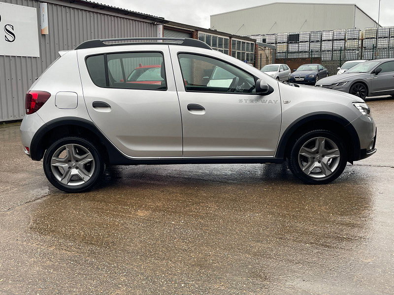 Dacia Sandero Stepway 0.9 TCe Ambiance Hatchback 5dr Petrol Manual Euro 6 (s/s) (90 ps) 5dr Manual 2026