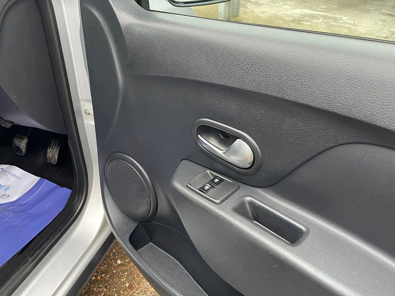 Dacia Sandero Stepway 0.9 TCe Ambiance Hatchback 5dr Petrol Manual Euro 6 (s/s) (90 ps) 5dr Manual 2026