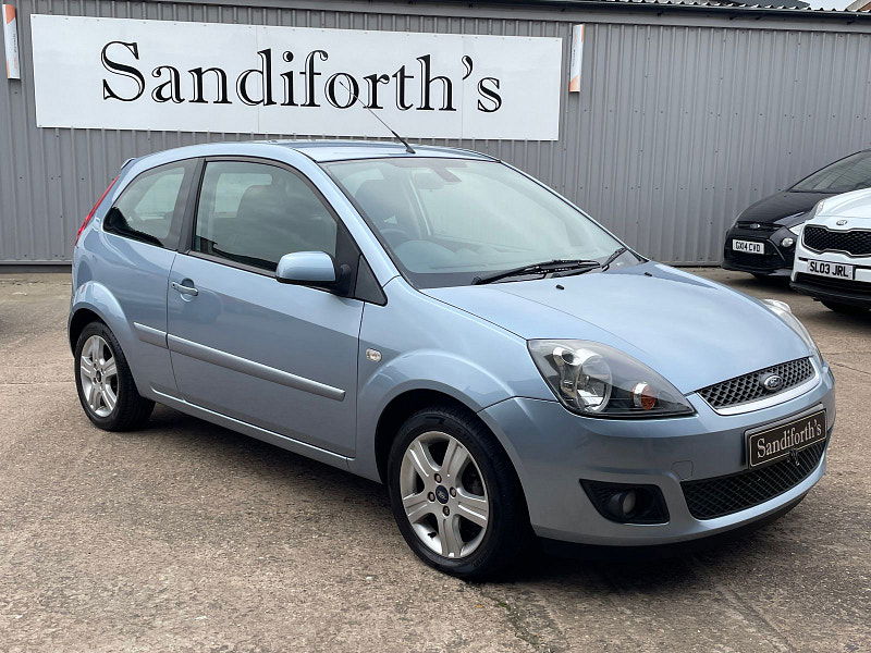Ford Fiesta 1.25 Zetec Climate Hatchback 3dr Petrol Manual (142 g/km, 74 bhp) 3dr Manual 2025