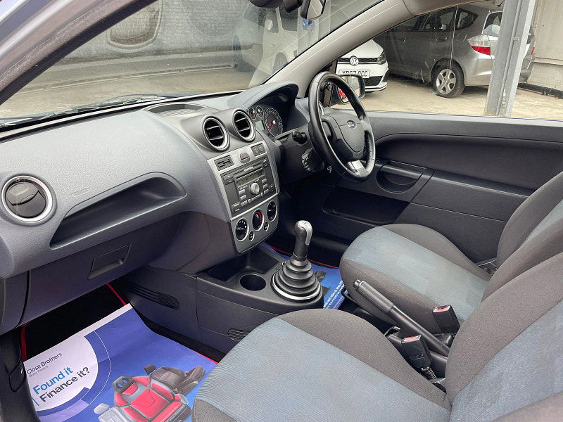 Ford Fiesta 1.25 Zetec Climate Hatchback 3dr Petrol Manual (142 g/km, 74 bhp) 3dr Manual 2025