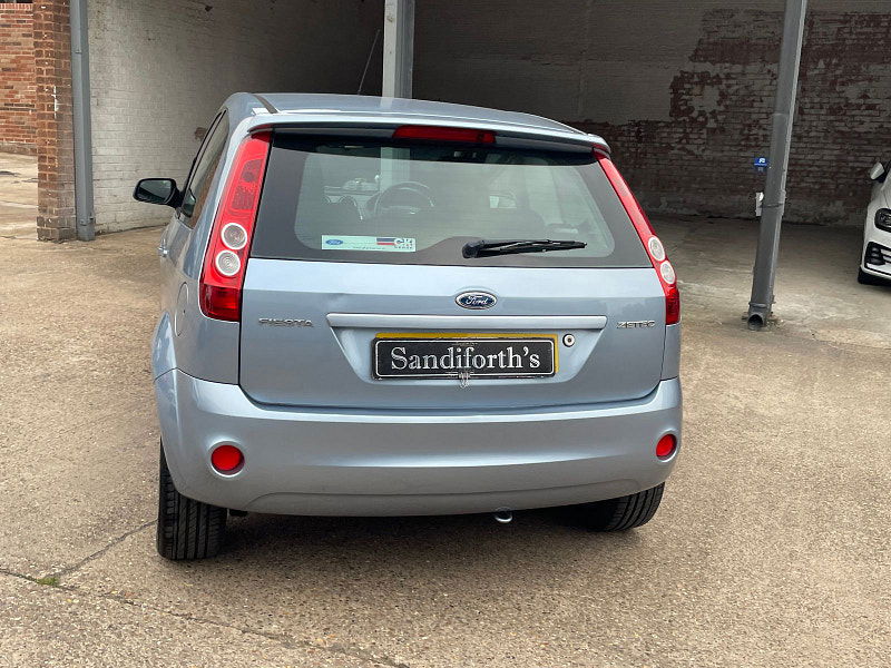 Ford Fiesta 1.25 Zetec Climate Hatchback 3dr Petrol Manual (142 g/km, 74 bhp) 3dr Manual 2025