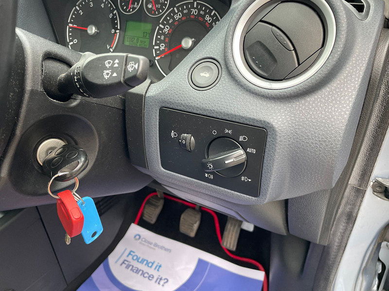 Ford Fiesta 1.25 Zetec Climate Hatchback 3dr Petrol Manual (142 g/km, 74 bhp) 3dr Manual 2025