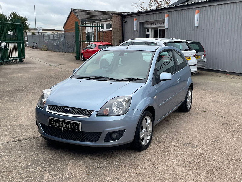 Ford Fiesta 1.25 Zetec Climate Hatchback 3dr Petrol Manual (142 g/km, 74 bhp) 3dr Manual 2025
