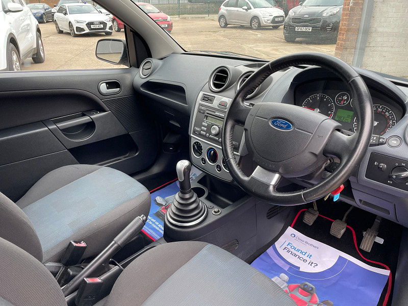 Ford Fiesta 1.25 Zetec Climate Hatchback 3dr Petrol Manual (142 g/km, 74 bhp) 3dr Manual 2025