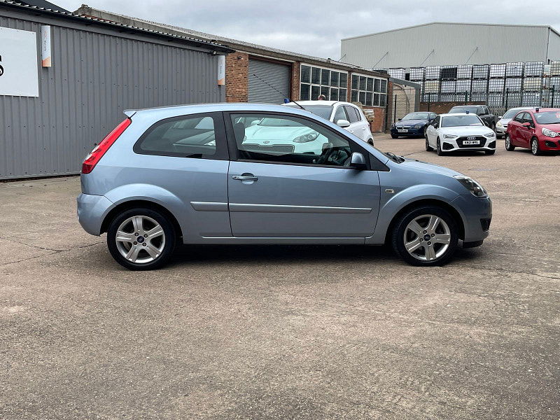 Ford Fiesta 1.25 Zetec Climate Hatchback 3dr Petrol Manual (142 g/km, 74 bhp) 3dr Manual 2025