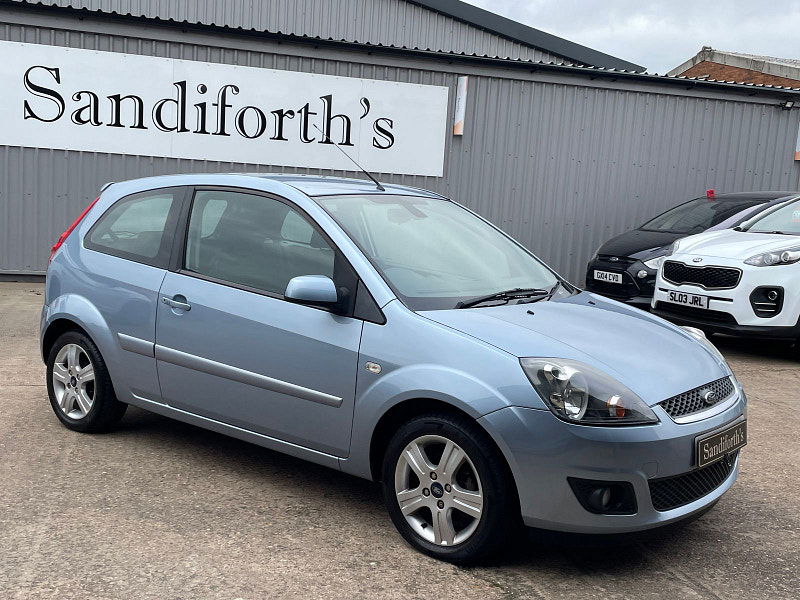 Ford Fiesta 1.25 Zetec Climate Hatchback 3dr Petrol Manual (142 g/km, 74 bhp) 3dr Manual 2025