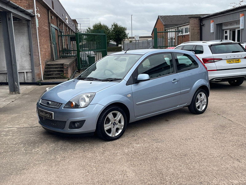 Ford Fiesta 1.25 Zetec Climate Hatchback 3dr Petrol Manual (142 g/km, 74 bhp) 3dr Manual 2025