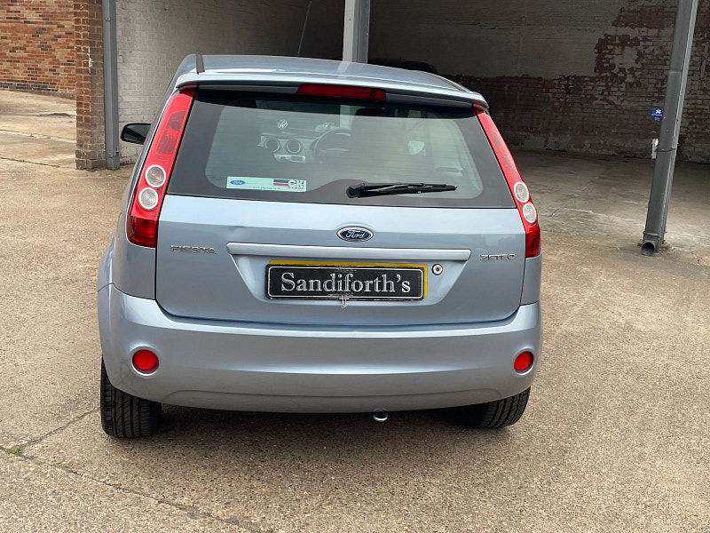 Ford Fiesta 1.25 Zetec Climate Hatchback 3dr Petrol Manual (142 g/km, 74 bhp) 3dr Manual 2025