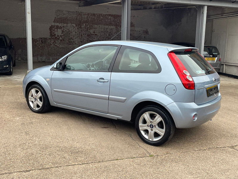 Ford Fiesta 1.25 Zetec Climate Hatchback 3dr Petrol Manual (142 g/km, 74 bhp) 3dr Manual 2025