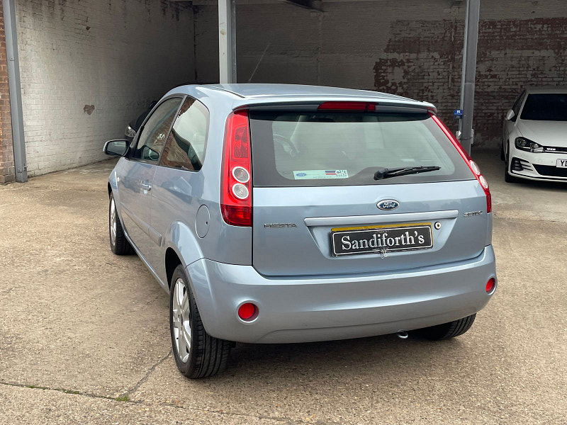Ford Fiesta 1.25 Zetec Climate Hatchback 3dr Petrol Manual (142 g/km, 74 bhp) 3dr Manual 2025