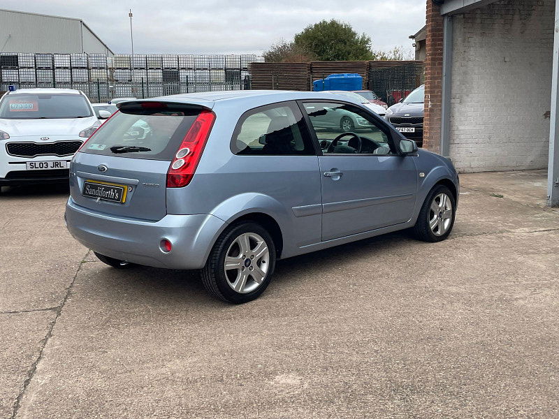 Ford Fiesta 1.25 Zetec Climate Hatchback 3dr Petrol Manual (142 g/km, 74 bhp) 3dr Manual 2025