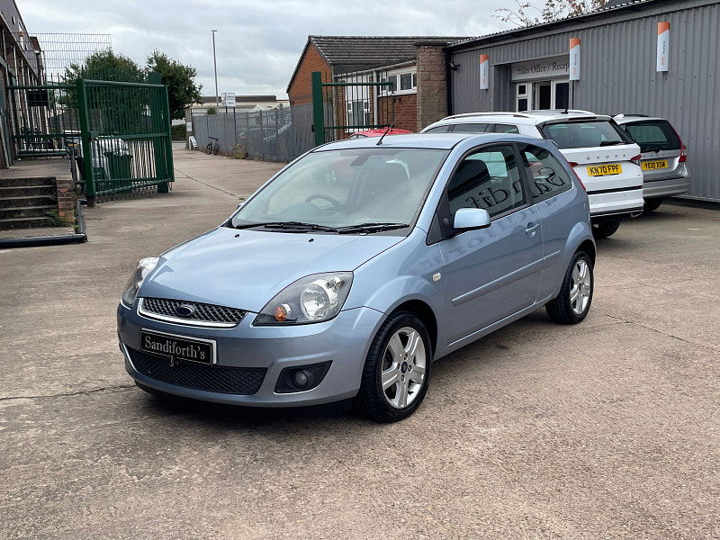 Ford Fiesta 1.25 Zetec Climate Hatchback 3dr Petrol Manual (142 g/km, 74 bhp) 3dr Manual 2025