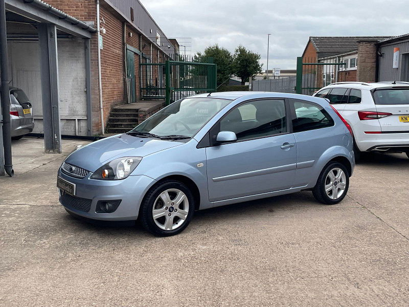 Ford Fiesta 1.25 Zetec Climate Hatchback 3dr Petrol Manual (142 g/km, 74 bhp) 3dr Manual 2025