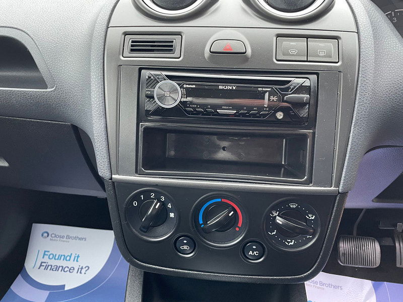 Ford Fiesta 1.4 Zetec Climate Hatchback 5dr Petrol Durashift EST (142 g/km, 79 bhp) AUTO 5dr Automatic 2025