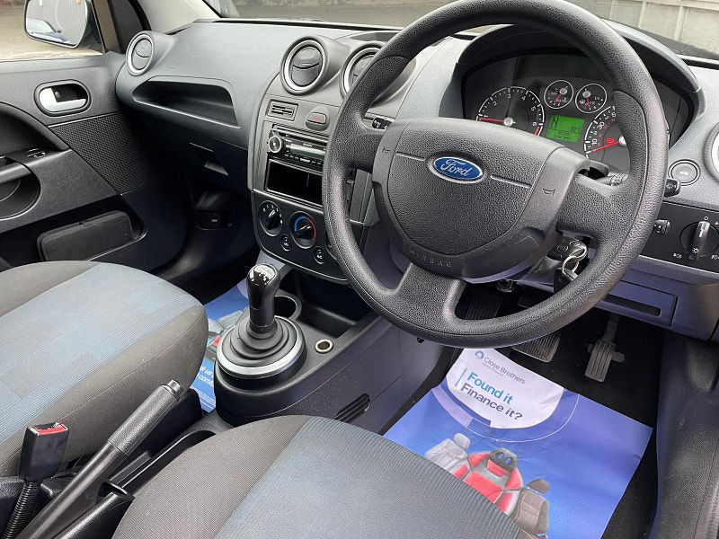 Ford Fiesta 1.4 Zetec Climate Hatchback 5dr Petrol Durashift EST (142 g/km, 79 bhp) AUTO 5dr Automatic 2025
