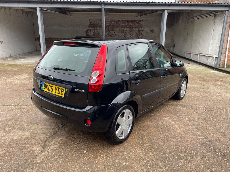 Ford Fiesta 1.4 Zetec Climate Hatchback 5dr Petrol Durashift EST (142 g/km, 79 bhp) AUTO 5dr Automatic 2025