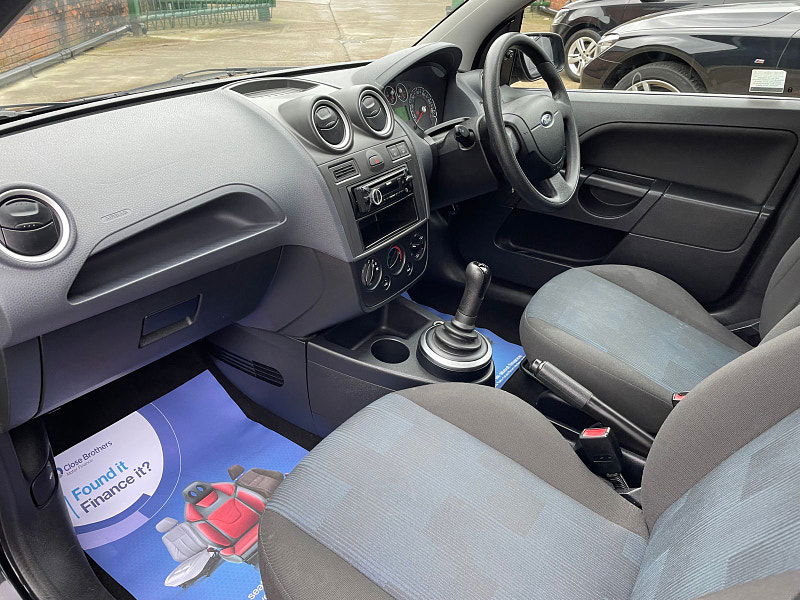 Ford Fiesta 1.4 Zetec Climate Hatchback 5dr Petrol Durashift EST (142 g/km, 79 bhp) AUTO 5dr Automatic 2025