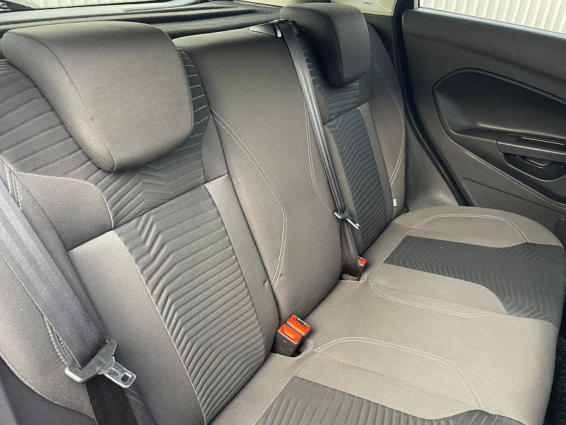 Ford Fiesta 1.5 TDCi Zetec Hatchback 5dr Diesel Manual Euro 5 (75 ps) 5dr Manual 2026