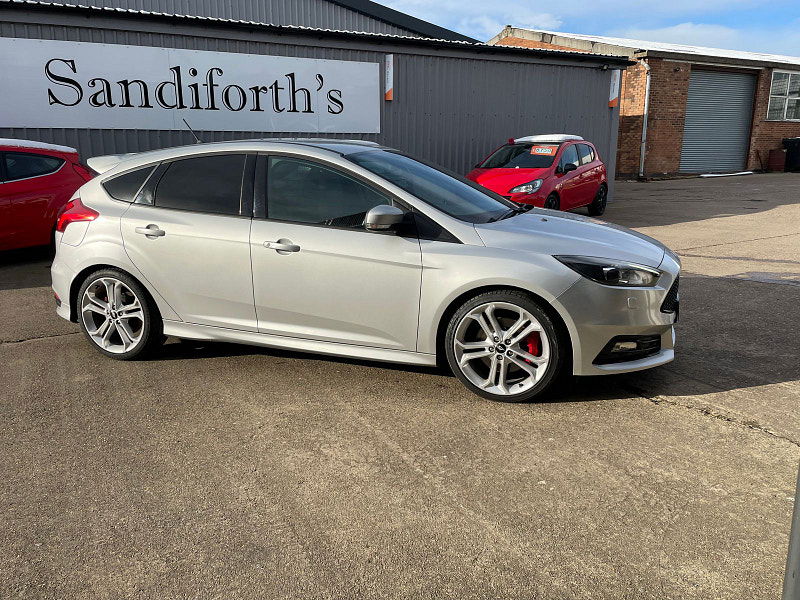 Ford Focus 2.0 TDCi ST-3 Hatchback 5dr Diesel Manual Euro 6 (s/s) (185 ps) 42k With 5 Services,  Sat Nav 5dr Manual 2024