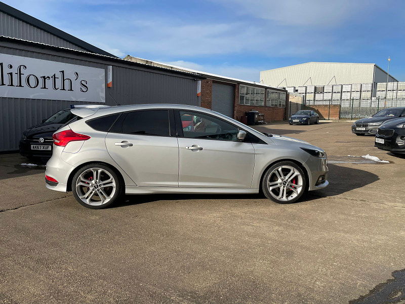 Ford Focus 2.0 TDCi ST-3 Hatchback 5dr Diesel Manual Euro 6 (s/s) (185 ps) 42k With 5 Services,  Sat Nav 5dr Manual 2024