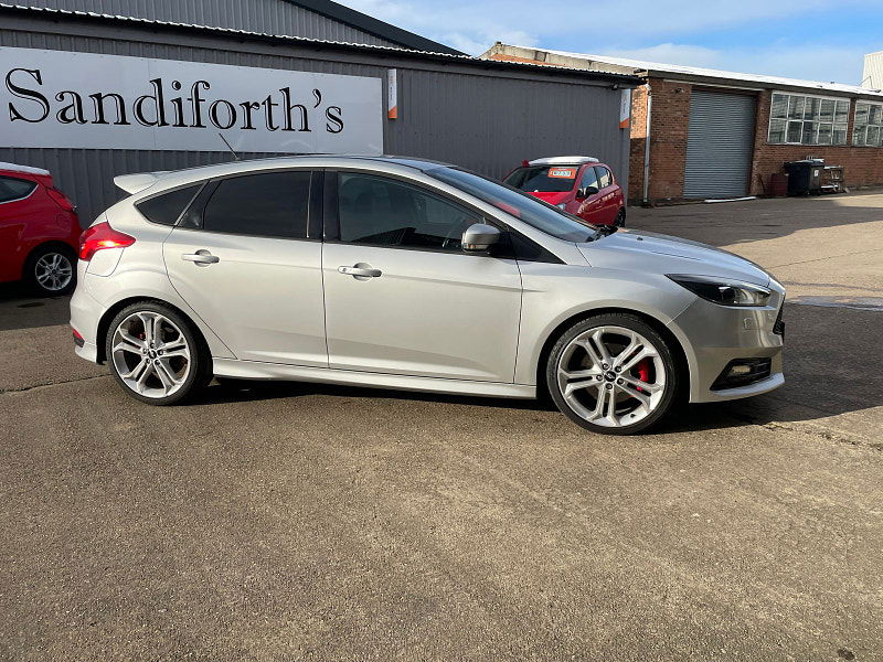 Ford Focus 2.0 TDCi ST-3 Hatchback 5dr Diesel Manual Euro 6 (s/s) (185 ps) 42k With 5 Services,  Sat Nav 5dr Manual 2024