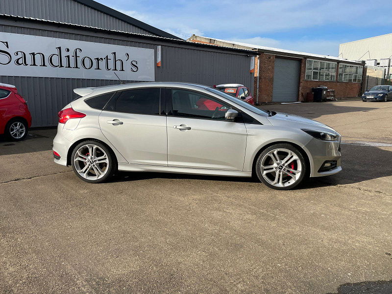 Ford Focus 2.0 TDCi ST-3 Hatchback 5dr Diesel Manual Euro 6 (s/s) (185 ps) 42k With 5 Services,  Sat Nav 5dr Manual 2024