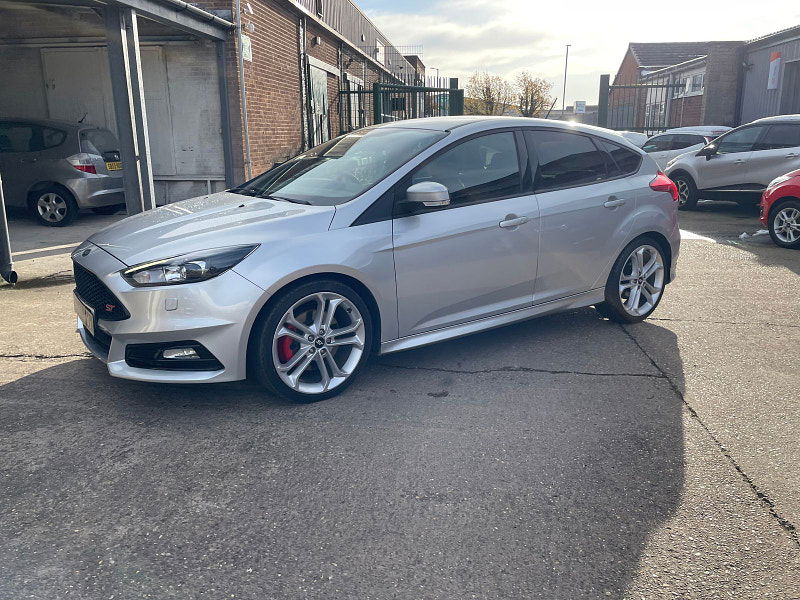 Ford Focus 2.0 TDCi ST-3 Hatchback 5dr Diesel Manual Euro 6 (s/s) (185 ps) 42k With 5 Services,  Sat Nav 5dr Manual 2024