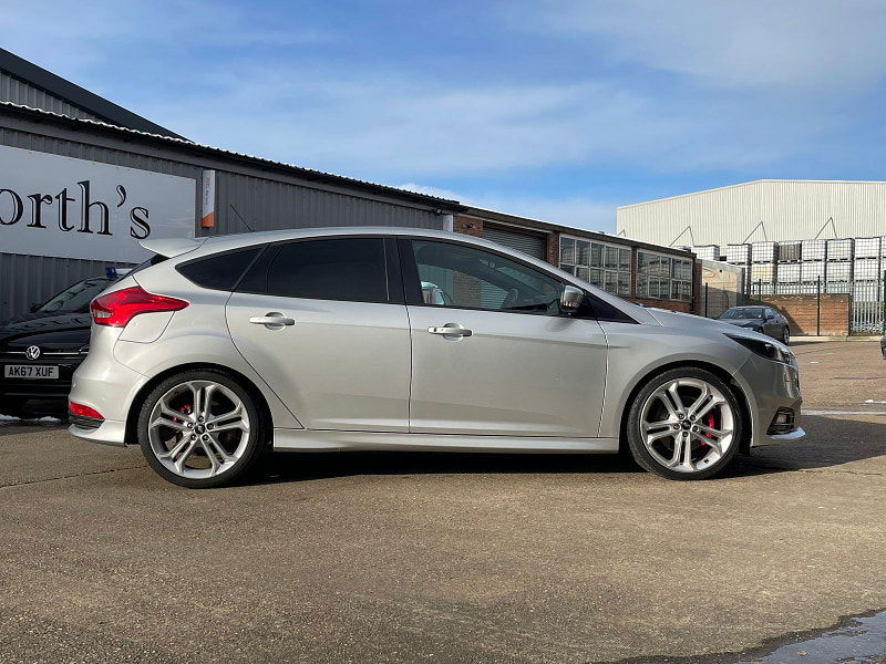 Ford Focus 2.0 TDCi ST-3 Hatchback 5dr Diesel Manual Euro 6 (s/s) (185 ps) 42k With 5 Services,  Sat Nav 5dr Manual 2024