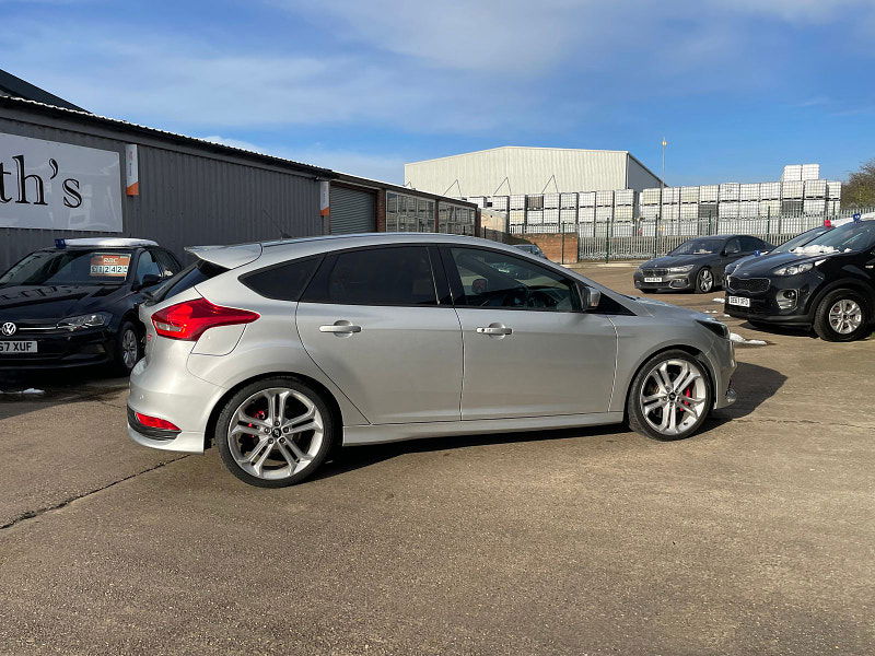 Ford Focus 2.0 TDCi ST-3 Hatchback 5dr Diesel Manual Euro 6 (s/s) (185 ps) 42k With 5 Services,  Sat Nav 5dr Manual 2024