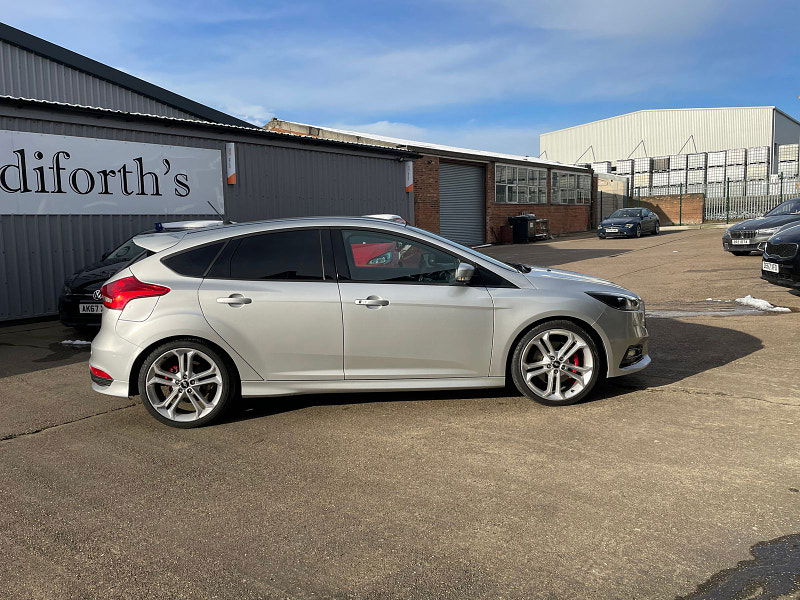 Ford Focus 2.0 TDCi ST-3 Hatchback 5dr Diesel Manual Euro 6 (s/s) (185 ps) 42k With 5 Services,  Sat Nav 5dr Manual 2024