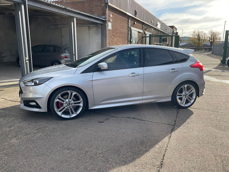 Ford Focus 2.0 TDCi ST-3 Hatchback 5dr Diesel Manual Euro 6 (s/s) (185 ps) 42k With 5 Services,  Sat Nav 5dr Manual 2024