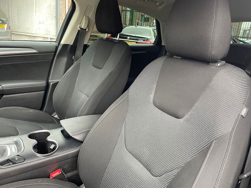 Ford Mondeo 2.0 TDCi Titanium Hatchback 5dr Diesel Manual Euro 6 (s/s) (180 ps) 5dr Manual 2025