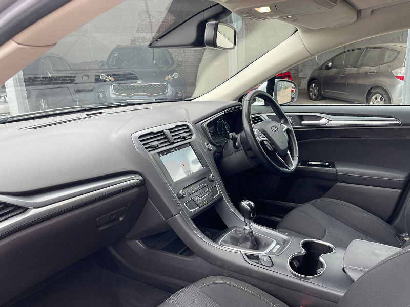 Ford Mondeo 2.0 TDCi Titanium Hatchback 5dr Diesel Manual Euro 6 (s/s) (180 ps) 5dr Manual 2025