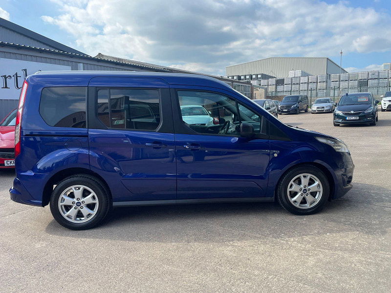 Ford Tourneo Connect 1.5 TDCi Titanium MPV 5dr Diesel Powershift Euro 6 (s/s) (120 ps) Only 2 former Keepers, 6 Services 5dr Automatic 2025