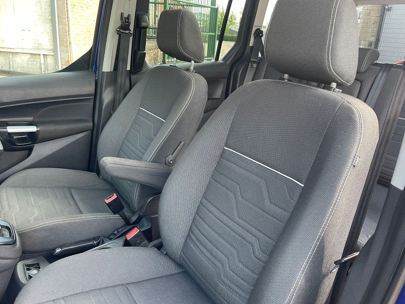Ford Tourneo Connect 1.5 TDCi Titanium MPV 5dr Diesel Powershift Euro 6 (s/s) (120 ps) Only 2 former Keepers, 6 Services 5dr Automatic 2025