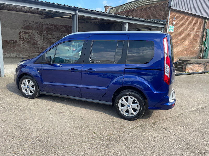Ford Tourneo Connect 1.5 TDCi Titanium MPV 5dr Diesel Powershift Euro 6 (s/s) (120 ps) Only 2 former Keepers, 6 Services 5dr Automatic 2025