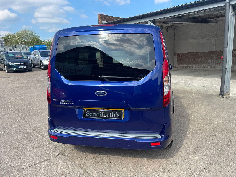 Ford Tourneo Connect 1.5 TDCi Titanium MPV 5dr Diesel Powershift Euro 6 (s/s) (120 ps) Only 2 former Keepers, 6 Services 5dr Automatic 2025