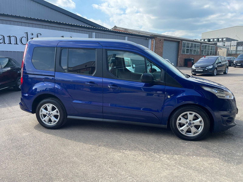 Ford Tourneo Connect 1.5 TDCi Titanium MPV 5dr Diesel Powershift Euro 6 (s/s) (120 ps) Only 2 former Keepers, 6 Services 5dr Automatic 2025