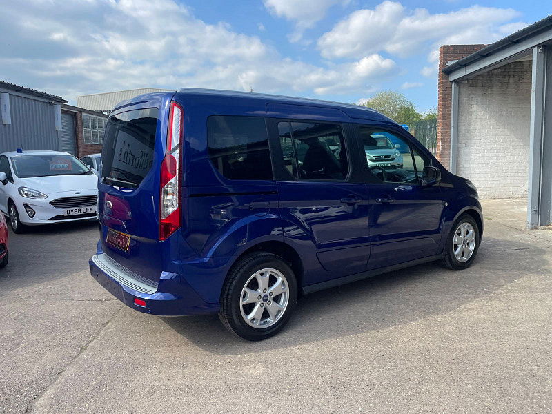 Ford Tourneo Connect 1.5 TDCi Titanium MPV 5dr Diesel Powershift Euro 6 (s/s) (120 ps) Only 2 former Keepers, 6 Services 5dr Automatic 2025