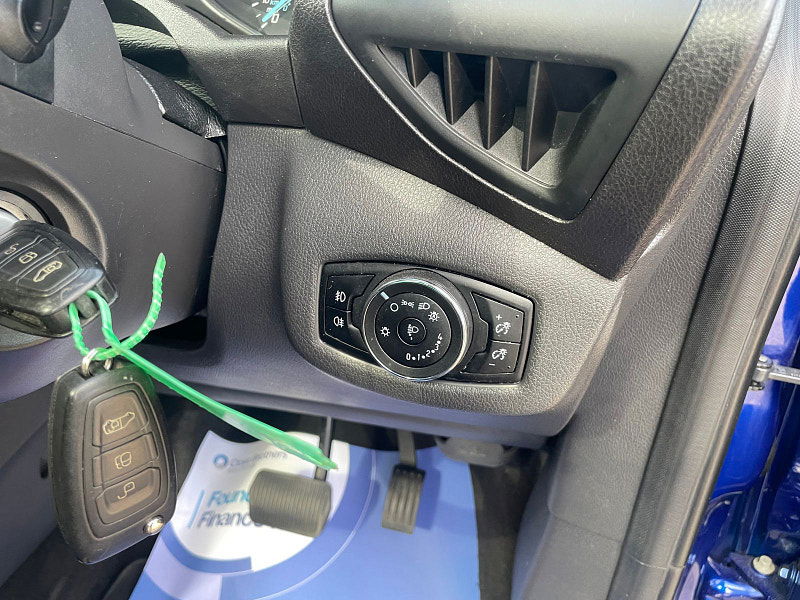 Ford Tourneo Connect 1.5 TDCi Titanium MPV 5dr Diesel Powershift Euro 6 (s/s) (120 ps) Only 2 former Keepers, 6 Services 5dr Automatic 2025