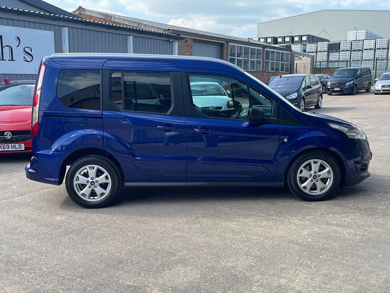 Ford Tourneo Connect 1.5 TDCi Titanium MPV 5dr Diesel Powershift Euro 6 (s/s) (120 ps) Only 2 former Keepers, 6 Services 5dr Automatic 2025