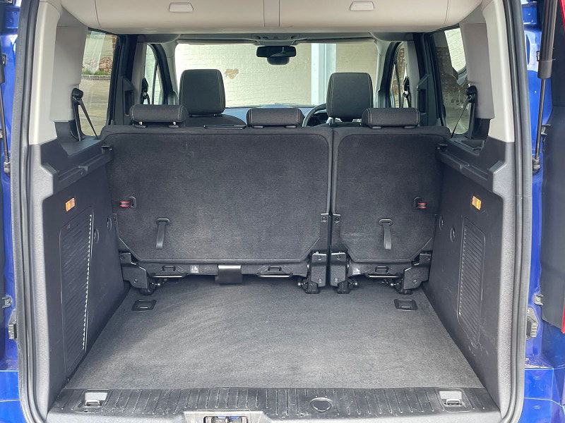 Ford Tourneo Connect 1.5 TDCi Titanium MPV 5dr Diesel Powershift Euro 6 (s/s) (120 ps) Only 2 former Keepers, 6 Services 5dr Automatic 2025