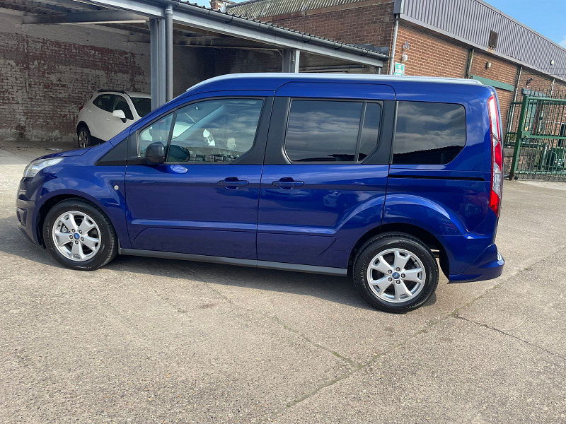 Ford Tourneo Connect 1.5 TDCi Titanium MPV 5dr Diesel Powershift Euro 6 (s/s) (120 ps) Only 2 former Keepers, 6 Services 5dr Automatic 2025